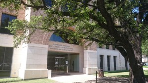 UT Austinでセミナーのあった応用計算工学・科学大学院の建物
